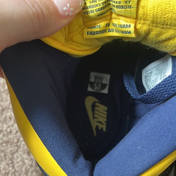 Nike Dunk Lows - Picture 5 of 5